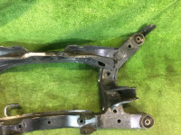 คานรองเครื่อง задняя SUBARU LEGACY OEM 20152AE001 BH5 2001 EJ202