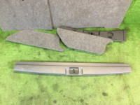 Tapizado del maletero SUBARU LEGACY OEM 95066AE000OC 95073AE000OC 95067AE000OC 95067AE010OC 94047AE000AC BH5 2001 Silver 01G