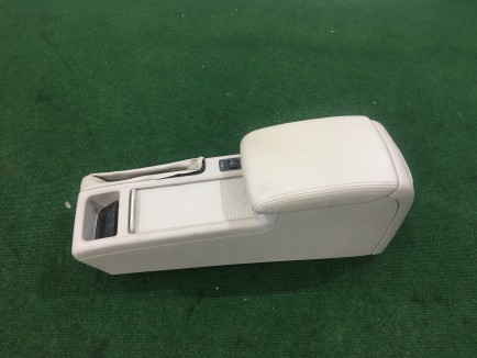 Porta-luvas e apoio de braço SUBARU OUTBACK OEM 92111AG060WA BP9 2004 Gold 39J