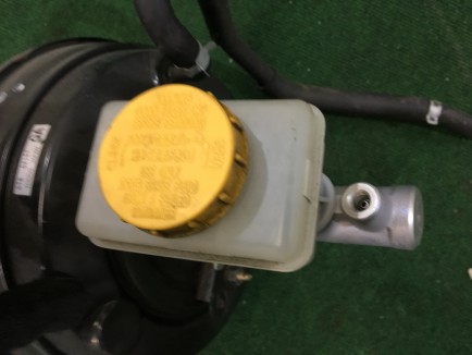 Главный тормозной цилиндр SUBARU OUTBACK OEM 26401AG000 26402AG000 BP9 2004 EJ253