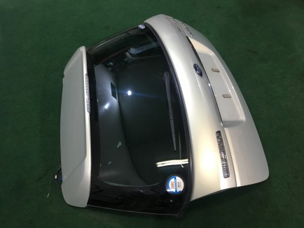 ประตูท้าย SUBARU OUTBACK OEM 60809AG0019P 60809AG0029P BP9 2004 Gold 39J
