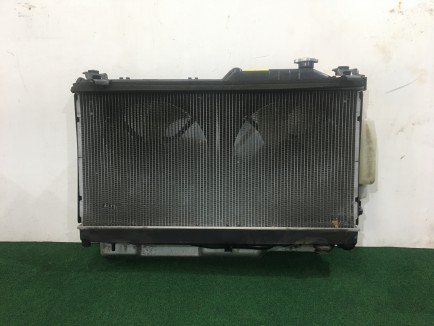 หม้อน้ำ 45111AG000 45111AG001 SUBARU OUTBACK