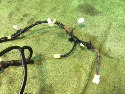 สายไฟฝาท้าย SUBARU LEGACY OEM 81812AE220 BH5 2001 EJ202
