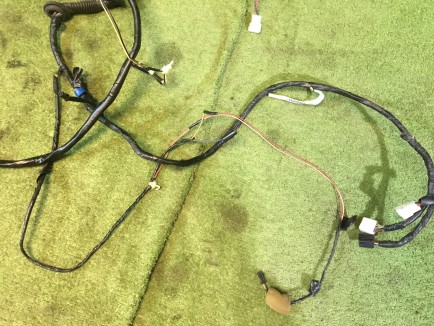 สายไฟฝาท้าย SUBARU LEGACY OEM 81812AE220 BH5 2001 EJ202
