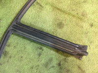 右ドアウェザーストリップ SUBARU LEGACY OEM 62710AC100 BG5 1998 Silver 406