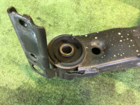 คานรองเครื่อง задняя SUBARU LANCASTER OEM 20152AE001 BHE 2001 EZ30