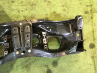 Travesaño delantero SUBARU LANCASTER OEM 20101AE013 BHE 2001 EZ30