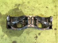 Travesaño delantero SUBARU LANCASTER OEM 20101AE013 BHE 2001 EZ30