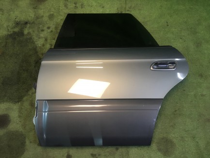 Porta traseira esquerda 60400AE430 SUBARU LANCASTER