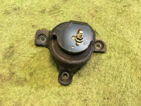 Soporte del motor izquierdo 41022AE110 SUBARU LANCASTER