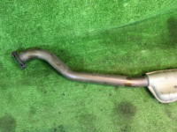 Tramo central del escape SUBARU LANCASTER OEM 44200AE080 BHE 2001 EZ30