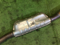Tramo central del escape SUBARU LANCASTER OEM 44200AE080 BHE 2001 EZ30