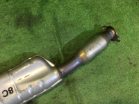 Tramo central del escape SUBARU LANCASTER OEM 44200AE080 BHE 2001 EZ30