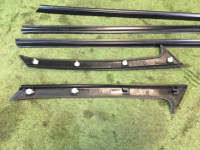 左サイドウインドウモール SUBARU LEGACY OEM 91012AC000 91013AC000 91011AC100 BG5 1996 Silver 407