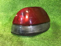 右尾灯 SUBARU LEGACY OEM 84201AC060 BG5 1996