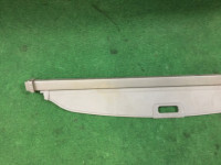 Tampão da bagageira SUBARU LANCASTER OEM 65550AE002DG 65550AE003DG BHE 2000 white / grey 0U4