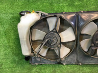 Radiador do motor SUBARU GRAND WAGON OEM 45199AC240 BG9 1998 EJ25DD