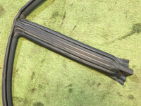 左ドアウェザーストリップ SUBARU GRAND WAGON OEM 62710AC110 BG9 1998 Black 6L3