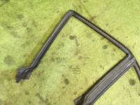 右车门密封条 SUBARU GRAND WAGON OEM 62710AC100 BG9 1998 Black 6L3
