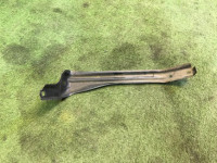 Крепление переднего бампера правое SUBARU LANCASTER OEM 57707AE230 BH9 1998 Beige 8L5