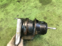 左エンジンマウント SUBARU OUTBACK OEM 41032AJ060 41022AJ040 BRF 2009 EZ36