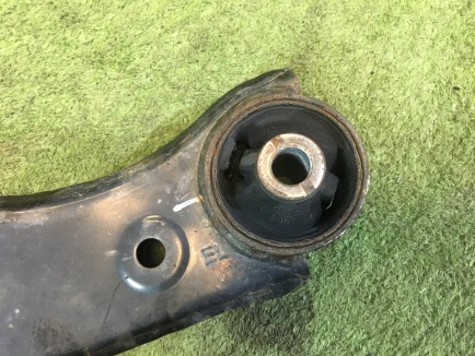 Left front control arm SUBARU OUTBACK OEM 20204AJ010 20202AJ010 BRF 2009 EZ36