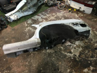 Guarda-lamas traseiro esquerdo SUBARU LEGACY OEM 51410AE150 BH5 1998 Whait 51E