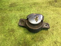 Soporte derecho del motor SUBARU LEGACY OEM 41310AE011 BH5 1998 EJ208