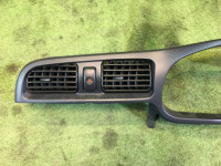 メーターパネルベゼル SUBARU LEGACY OEM 66180AE000 BH5 1998 Whait 51E