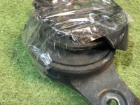 Apoio direito do motor SUBARU LEGACY OEM 41022AG110 BP5 2004 EJ20Y