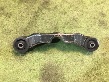 Differential mount 41310AE002 SUBARU LEGACY B4