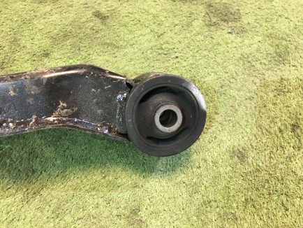 Apoio do diferencial SUBARU LEGACY B4 OEM 41310AE002 BE9 2001 EJ254
