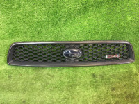 Rejilla del radiador 91121AE230 SUBARU LEGACY B4