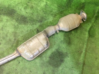 ท่อไอเสียท่อนกลาง SUBARU LEGACY B4 OEM 44200AE050 BE9 2001 EJ254