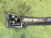 แผงตกแต่งระหว่างไฟท้าย SUBARU LEGACY OEM 84251AE000 BH5 1998