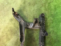 คานรองเครื่อง задняя SUBARU LEGACY OEM 20152AE000 BH5 2000 EJ206