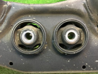 คานรองเครื่อง задняя SUBARU LEGACY OEM 20152AE000 BH5 2000 EJ206