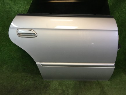 Puerta trasera derecha SUBARU LEGACY OEM 60400AE410 BH5 2000 arctic silver M 792