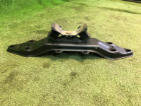 คานรองเกียร์ 41011AG010 41022AE121 SUBARU OUTBACK