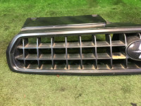 Grelha do radiador SUBARU GRAND WAGON OEM 91061AC270 BG9 1998 Black 6L3
