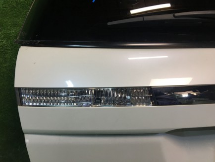 Friso entre os farolins traseiros SUBARU LEGACY OEM 91710AG000WU BP5   BPE BPH  BP9 2006