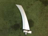 Ensanchador de aleta derecho 91021AG001WU SUBARU LEGACY
