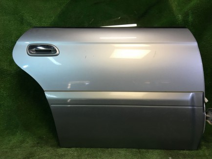Porta traseira direita SUBARU LANCASTER OEM 60400AE420 BHE BH9 2001 Silver 1U2