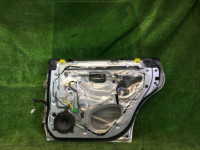 Porta traseira direita SUBARU LANCASTER OEM 60400AE420 BHE BH9 2001 Silver 1U2