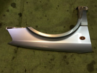Крыло переднее правое SUBARU LANCASTER OEM 57120AE021 BHE BH9 2001 Silver 1U2