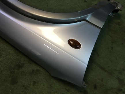 Крыло переднее правое SUBARU LANCASTER OEM 57120AE021 BHE BH9 2001 Silver 1U2