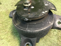 Soporte derecho del motor SUBARU LANCASTER OEM 41022AE100 BHE 2001 EZ30