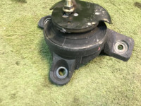 Soporte derecho del motor SUBARU LANCASTER OEM 41022AE100 BHE 2001 EZ30