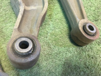 Brazos de suspensión traseros SUBARU LANCASTER OEM 20254AE010, 20250AE000, 20250AE020, 20250AE040 BHE BEE 2001 EZ30