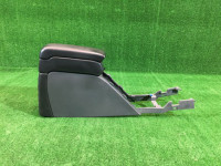 Бардачок подлокотник высокий SUBARU LANCASTER OEM 64231AE260ML BH9 BH5 BHE BE 2000 grey 9G9